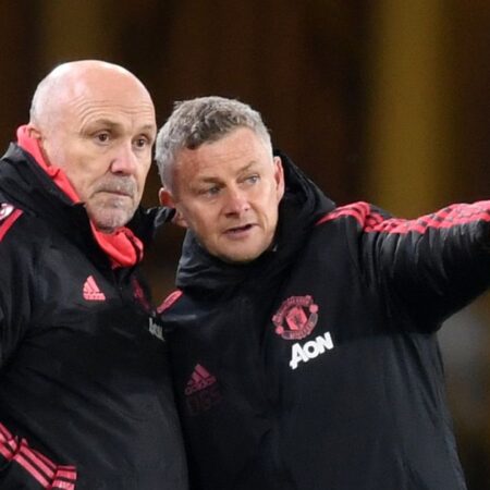 Manchester United Coach Hints at Summer Exits