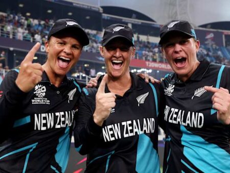 Devine, Amelia, Tahuhu Return to New Zealand Squad for Australia T20Is