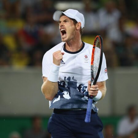 खेल नायक सर एंडी मरे ने पेशेवर टेनिस से संन्यास के एक साल बाद नए करियर की शुरुआत की