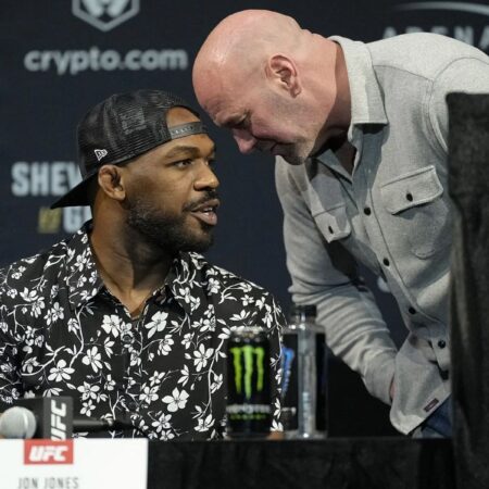 Jon Jones Taunts Tom Aspinall Amidst Heavyweight Title Delay