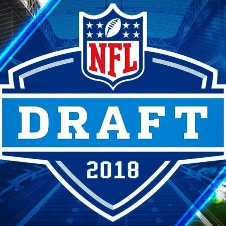 लियोनेल मेस्सी ने चुना अपने करियर का पसंदीदा गोल, जो 2009 में चिर प्रतिद्वंद्वी क्रिस्टियानो रोनाल्डो के खिलाफ आया था।