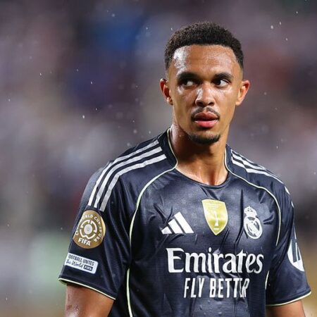 ज़ाबी अलोंसो कैसे रियाल मैड्रिड में ट्रेंट अलेक्जेंडर-आर्नोल्ड को सहज महसूस करा रहे हैं