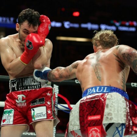 Chavez? Tyson? Canelo? Jake Paul के लिए प्रतिद्वंद्वी कैसे चुनें