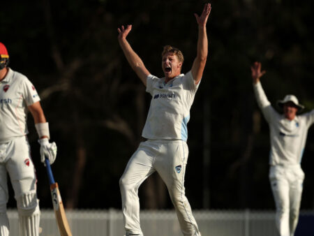 स्मिथ ने गाबा में शानदार शतक से इंग्लैंड को आगाह किया