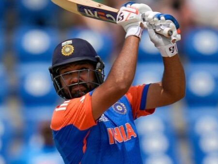 रोहित शर्मा पहली बार नंबर 1 वनडे बल्लेबाज बने